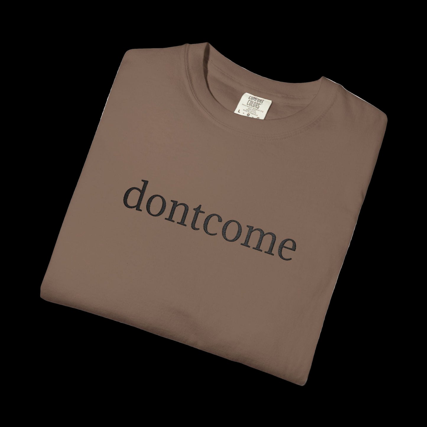 DONTCOME UNDERSTATED EMBROIDERED TEE